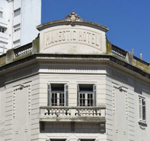 Polivalente de Arte LA en Mar del Plata